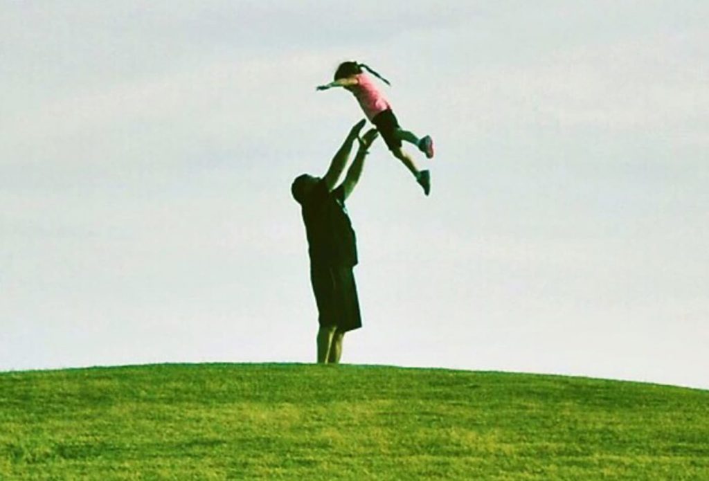 رسالة أب إلى ابنه: الدروس التسعة في الحياة والمال، التي يتعلمها معظم الناس متأخرًا جدًا في حياتهم